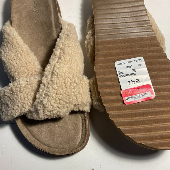 Treasure Bond beige slides,  9 M, worn previously. Comfy. Clean. - Picture 3 of 3
